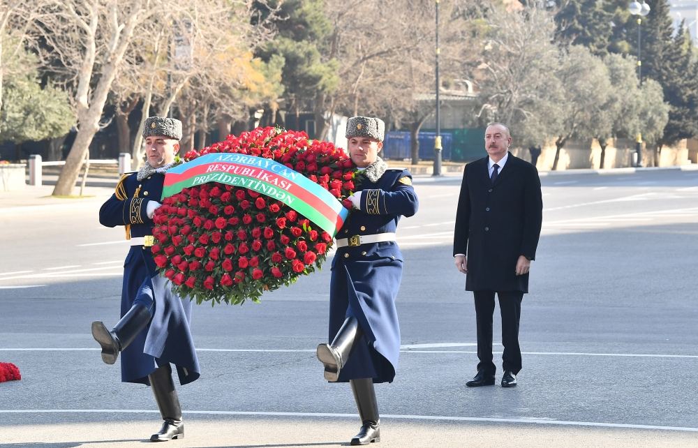 Prezident İlham Əliyev Xocalı soyqırımı abidəsini ziyarət edib (FOTO/VİDEO) (YENİLƏNİB)