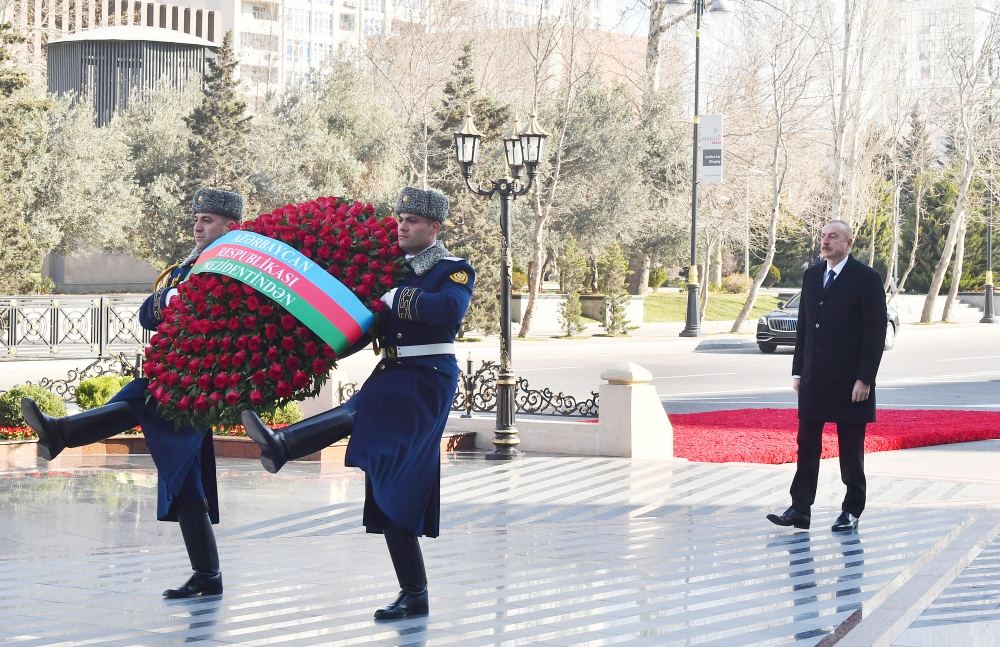 Prezident İlham Əliyev Xocalı soyqırımı abidəsini ziyarət edib (FOTO/VİDEO) (YENİLƏNİB)