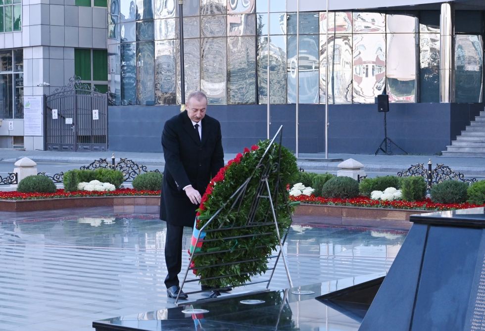 Prezident İlham Əliyev Xocalı soyqırımı abidəsini ziyarət edib (FOTO/VİDEO) (YENİLƏNİB)