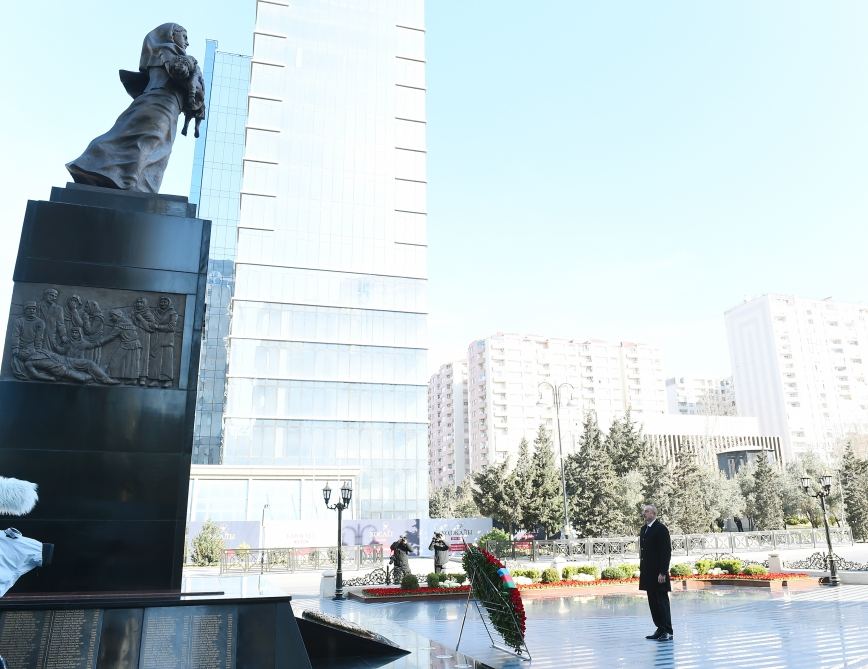 Prezident İlham Əliyev Xocalı soyqırımı abidəsini ziyarət edib (FOTO/VİDEO) (YENİLƏNİB)