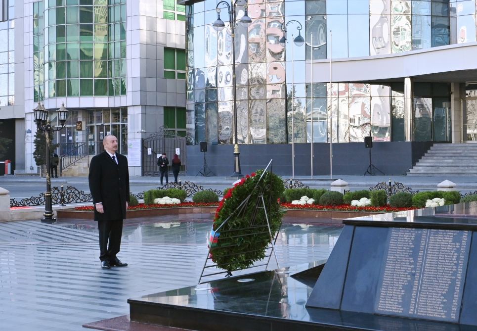 Prezident İlham Əliyev Xocalı soyqırımı abidəsini ziyarət edib (FOTO/VİDEO) (YENİLƏNİB)