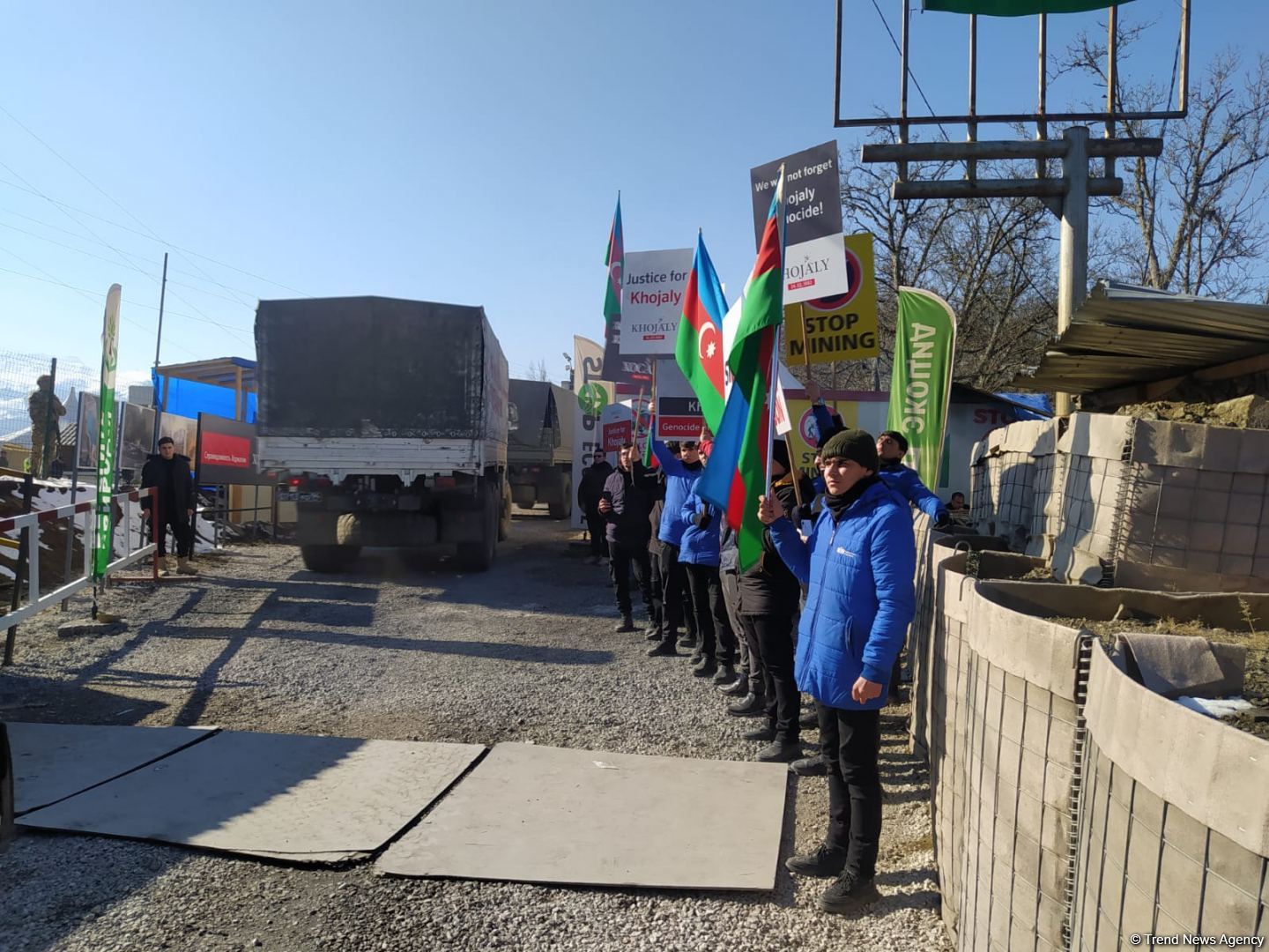 Sülhməramlıların 15 avtomobili Laçın yolundan keçib (FOTO)