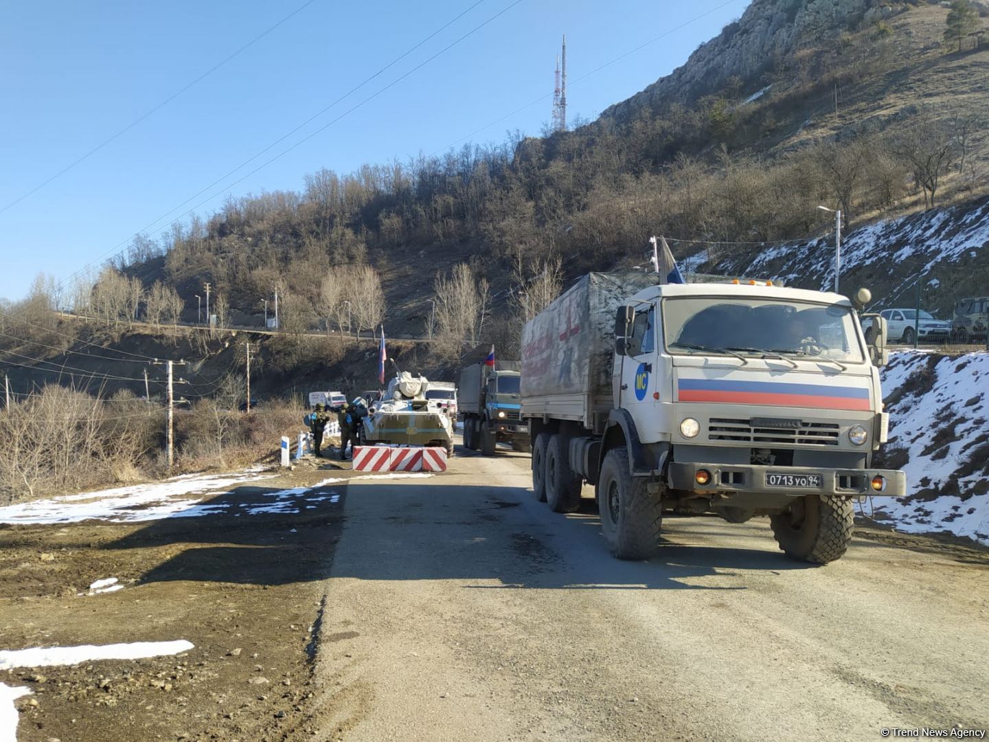 Sülhməramlıların 15 avtomobili Laçın yolundan keçib (FOTO)
