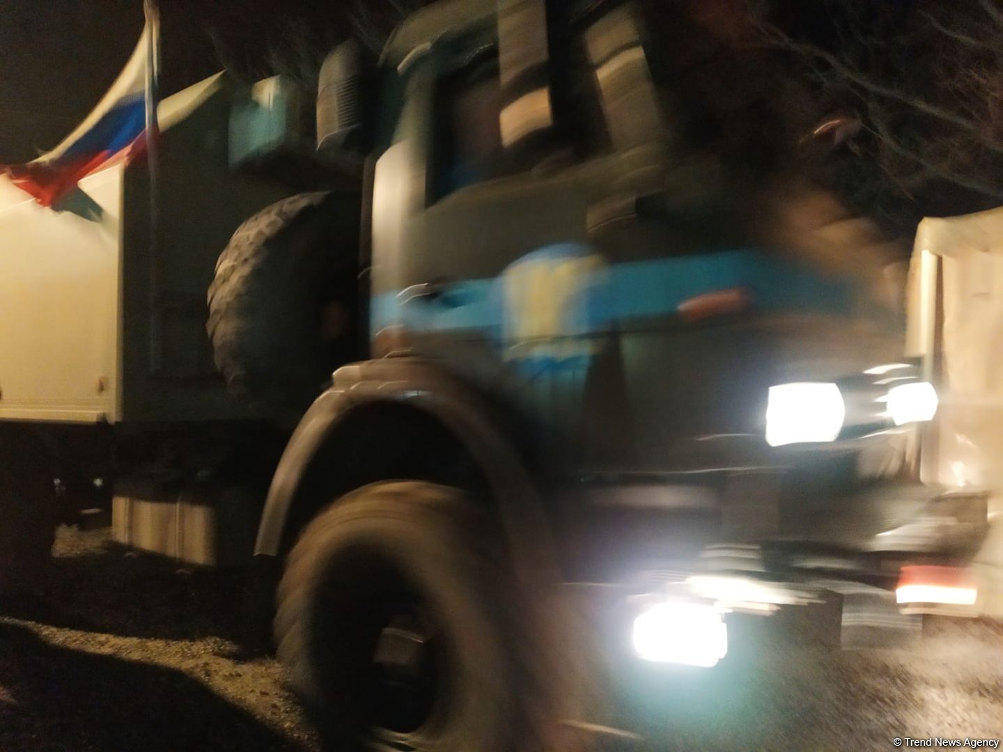 Sülhməramlılara aid daha 7 avtomobil Laçın yolundan keçib (FOTO)