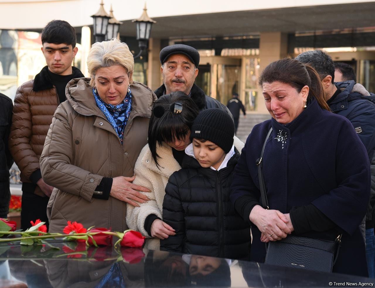 Azərbaycan ictimaiyyəti "Ana harayı" abidəsini ziyarət edir (FOTO)