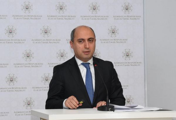 8 Martla əlaqəli valideynlər tərəfindən pul yığılması məktəb idarəsində düzgün hal deyil - Nazir
