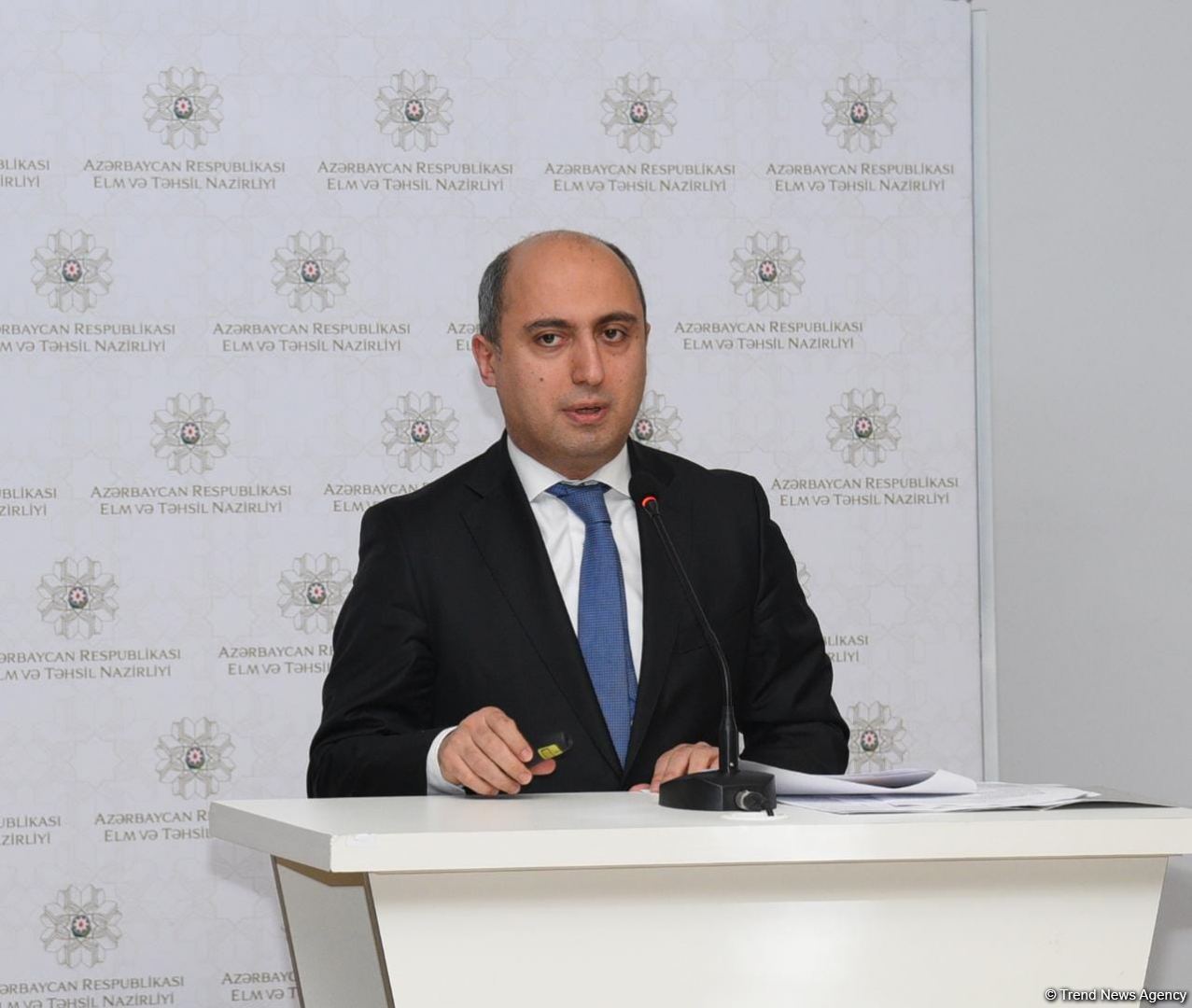 8 Martla əlaqəli valideynlər tərəfindən pul yığılması məktəb idarəsində düzgün hal deyil - Nazir