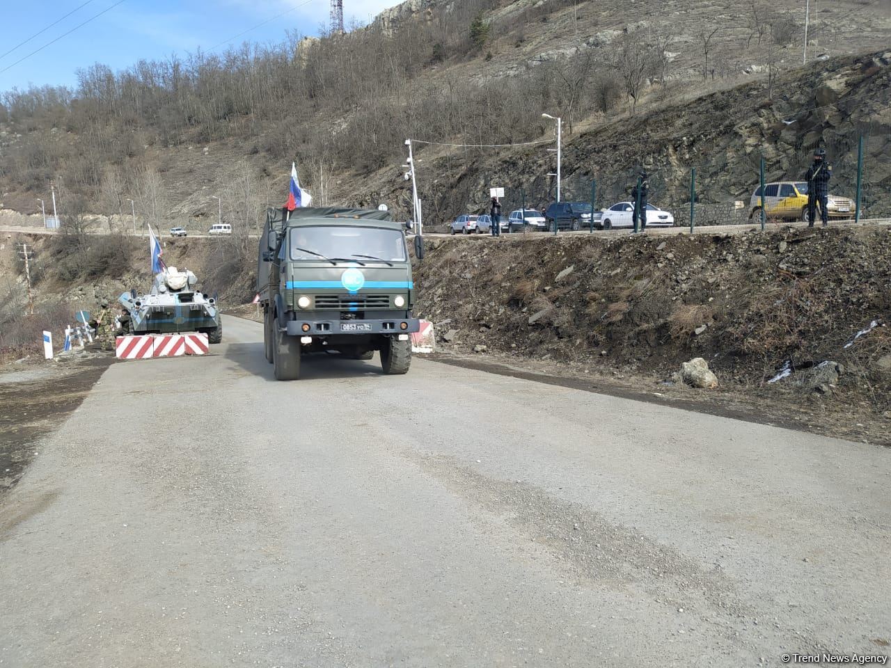 Sülhməramlılara aid daha bir maşın karvanı Laçın yolundan maneəsiz keçib (FOTO)