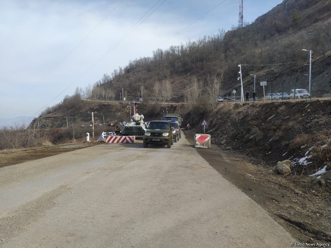 Sülhməramlılara aid 26 avtomobil Laçın yolundan keçib (FOTO)