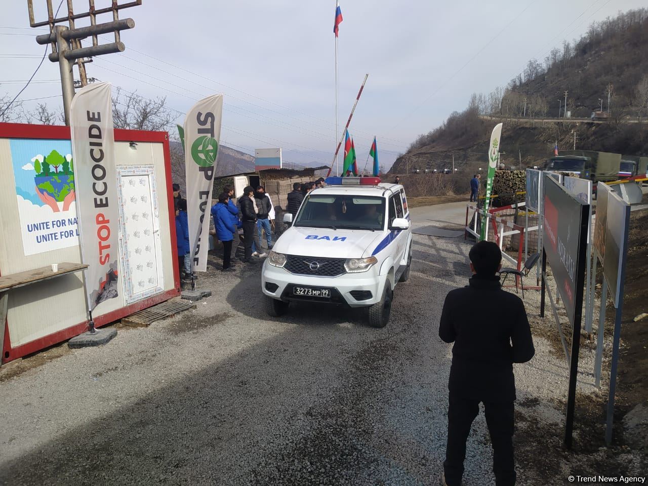Sülhməramlılara aid 26 avtomobil Laçın yolundan keçib (FOTO)