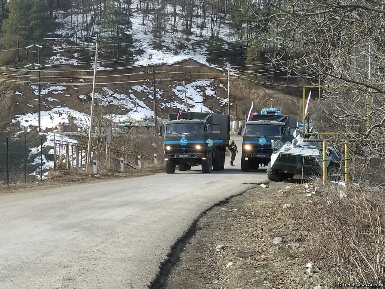 Sülhməramlılara aid 26 avtomobil Laçın yolundan keçib (FOTO)