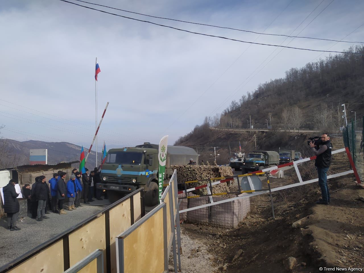 Sülhməramlılara aid 26 avtomobil Laçın yolundan keçib (FOTO)