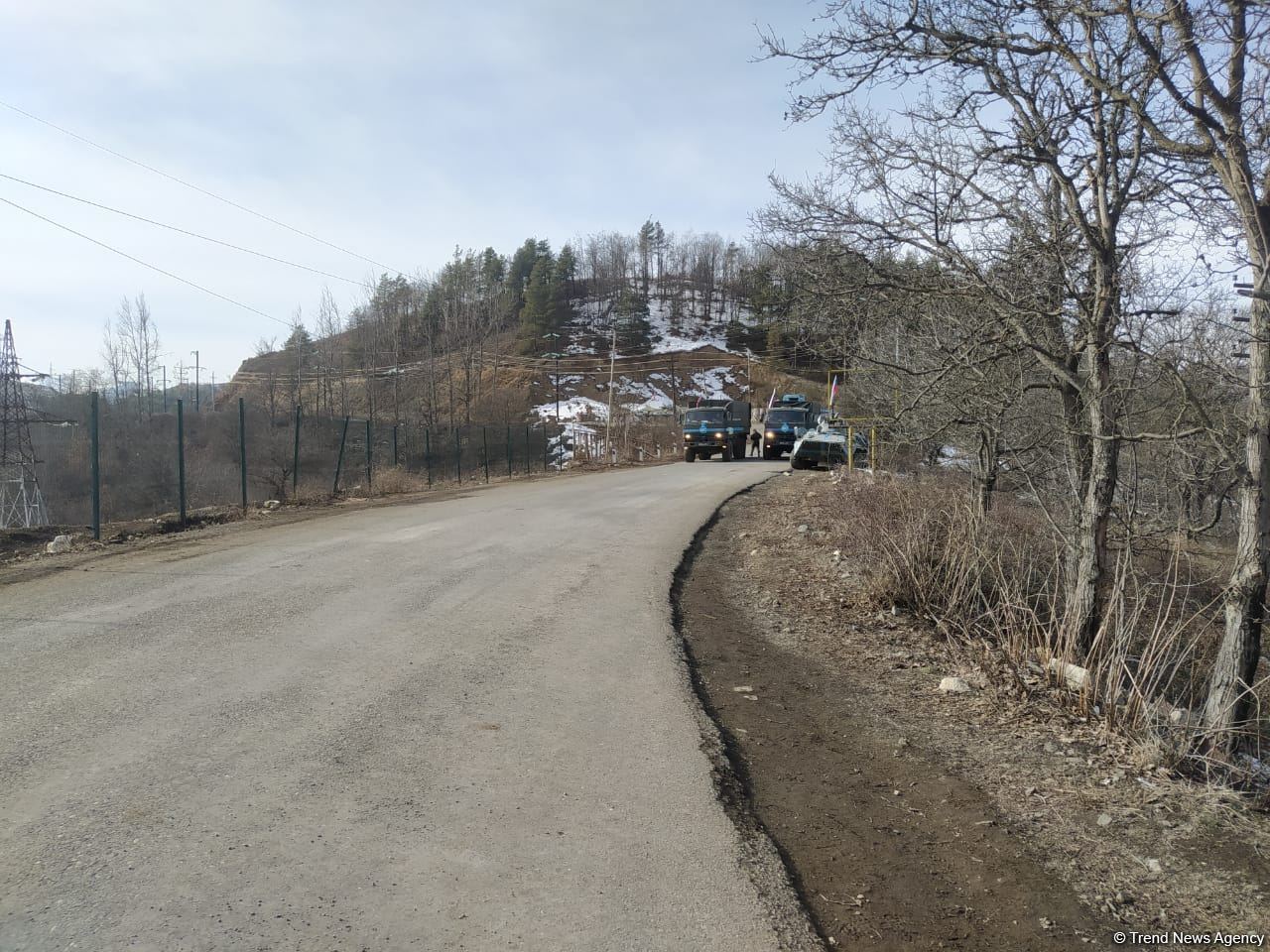 Sülhməramlılara aid 26 avtomobil Laçın yolundan keçib (FOTO)