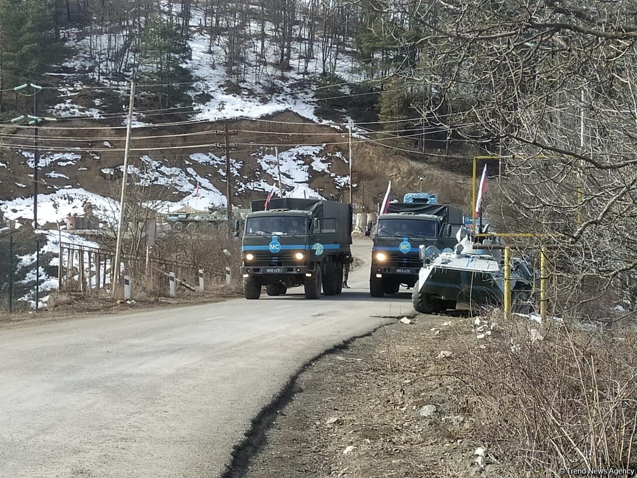 Sülhməramlılara aid 26 avtomobil Laçın yolundan keçib (FOTO)