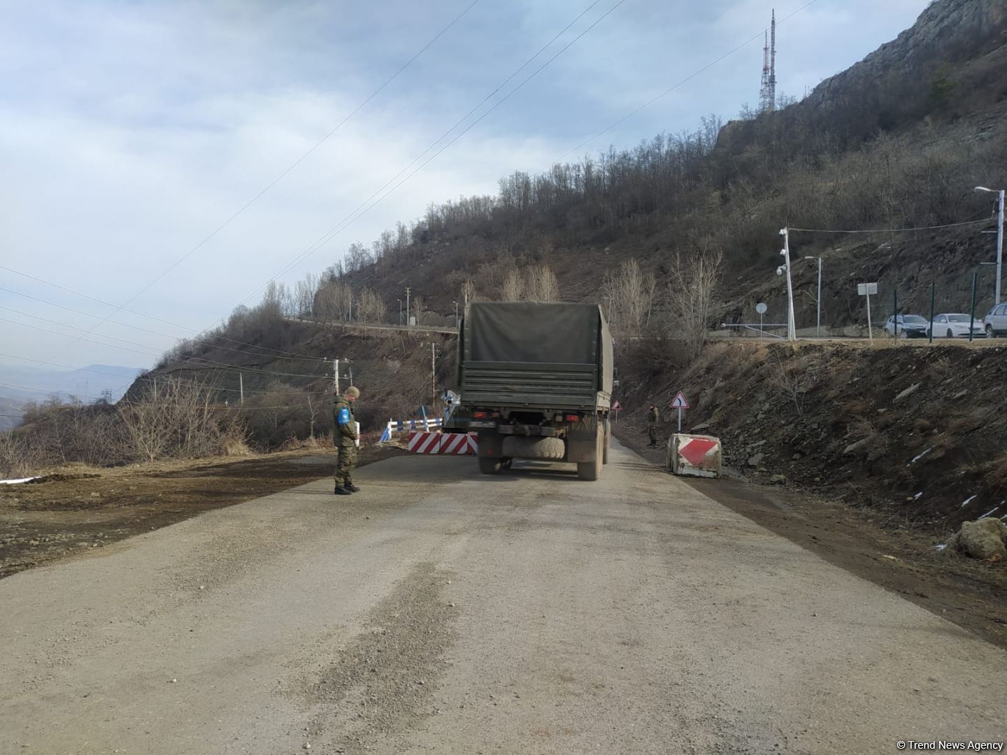 Sülhməramlılara aid daha bir avtomobil Laçın yolundan keçib (FOTO)