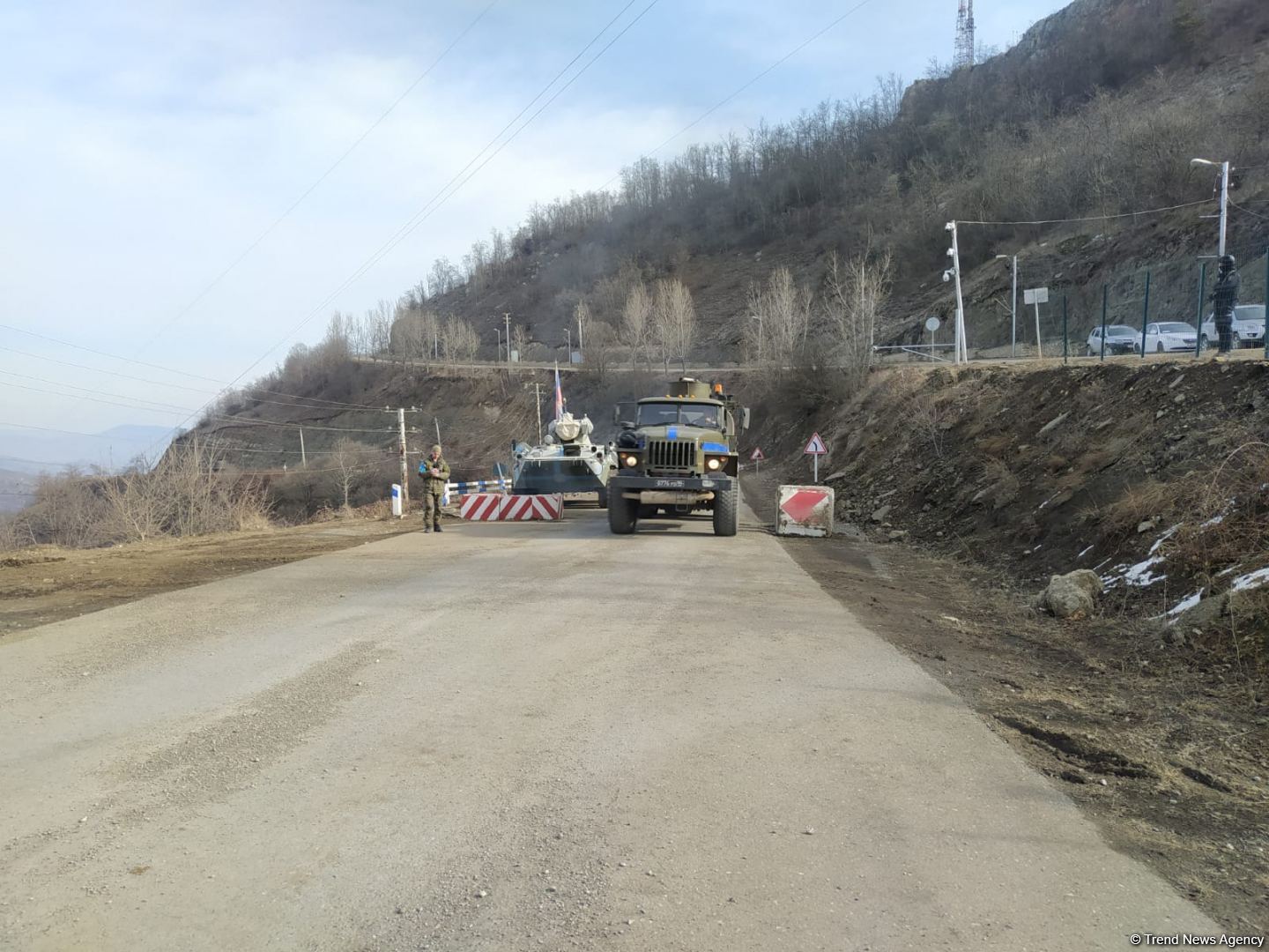 Sülhməramlılara aid daha bir avtomobil Laçın yolundan keçib (FOTO)