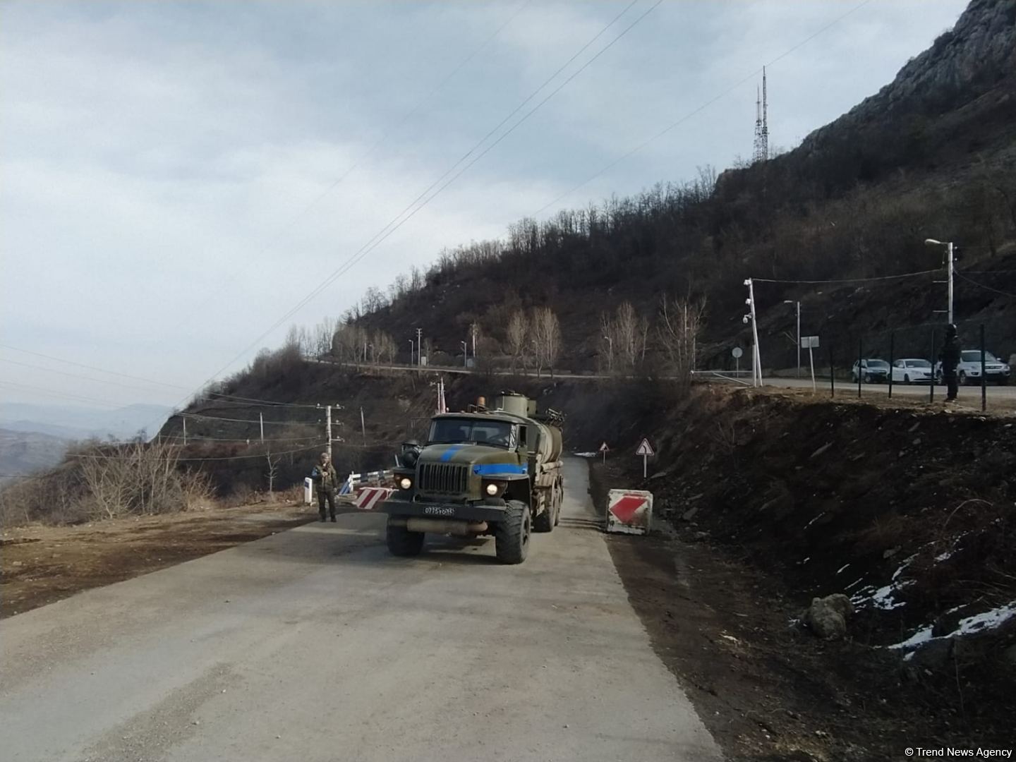 Sülhməramlılara aid daha bir avtomobil Laçın yolundan keçib (FOTO)
