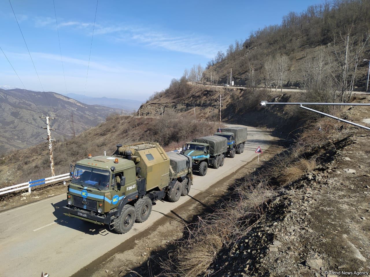 Sülhməramlılara aid daha dörd avtomobil Laçın yolundan keçib (FOTO)