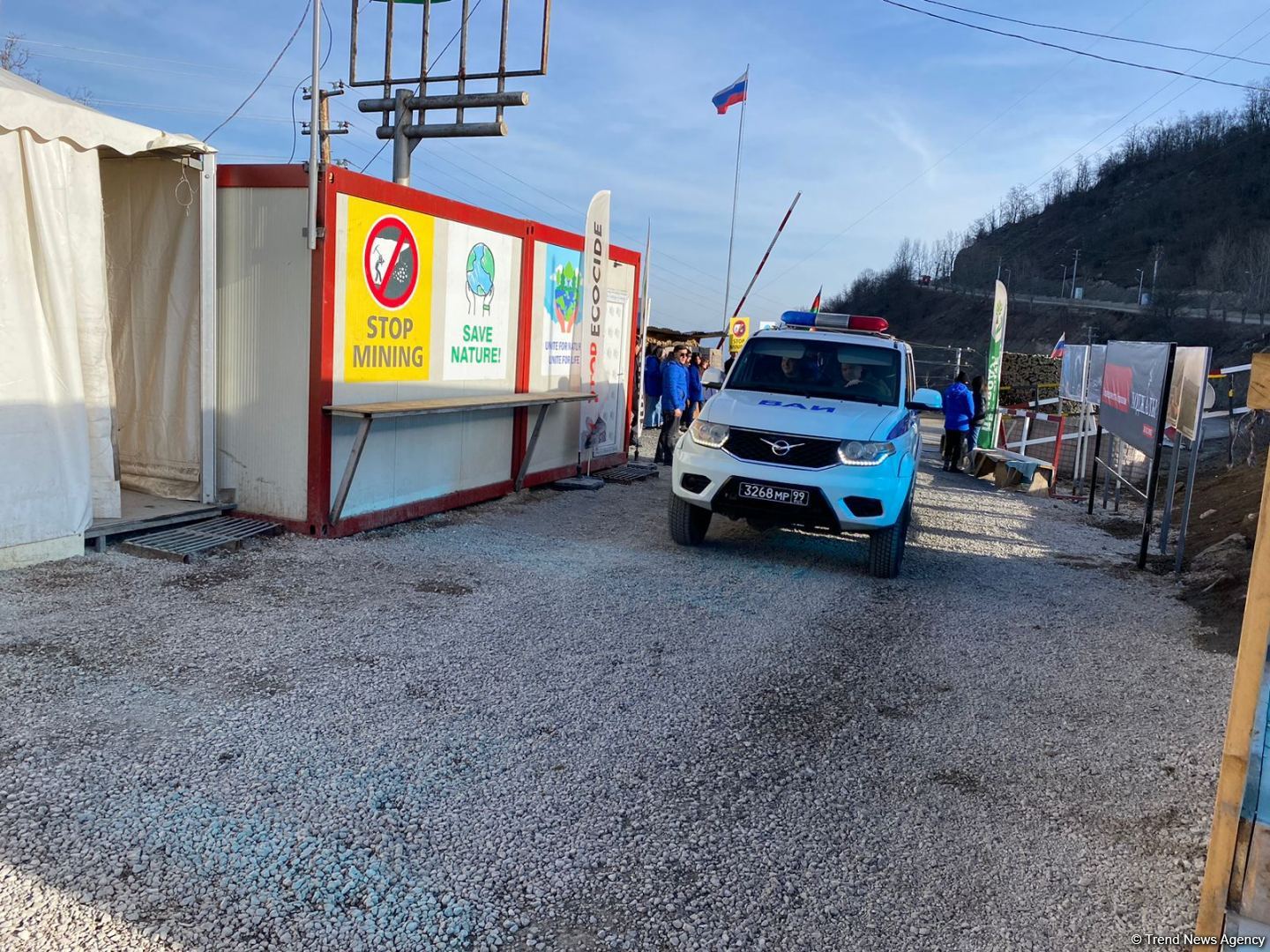 Sülhməramlılara aid 4 avtomobil Laçın yolundan keçib (FOTO)
