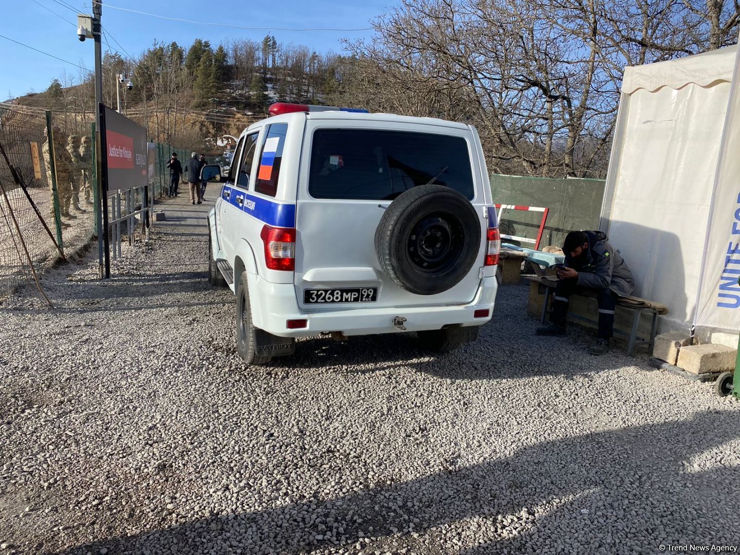 Sülhməramlılara aid 4 avtomobil Laçın yolundan keçib (FOTO)