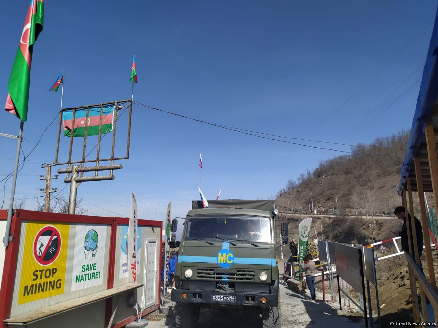 Səhər saatlarından indiyədək sülhməramlılara aid 37 avtomobil Laçın yolundan keçib (FOTO)