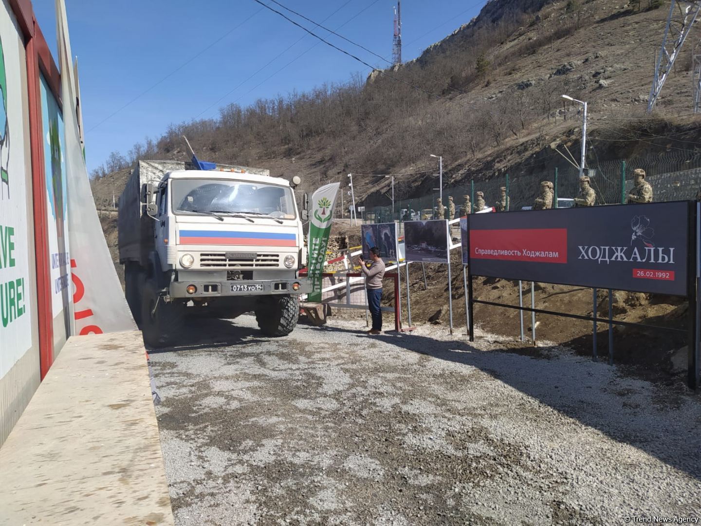 Səhər saatlarından indiyədək sülhməramlılara aid 37 avtomobil Laçın yolundan keçib (FOTO)