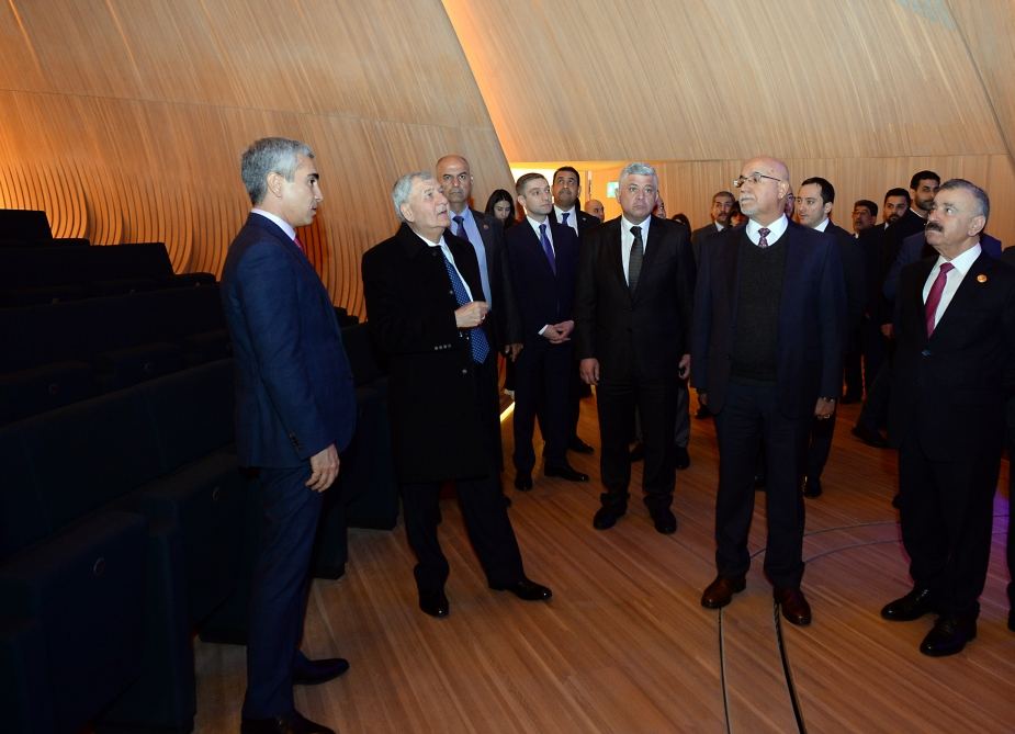 İraq Prezidenti Əbdüllətif Camal Rəşid Heydər Əliyev Mərkəzi ilə tanış olub (FOTO)