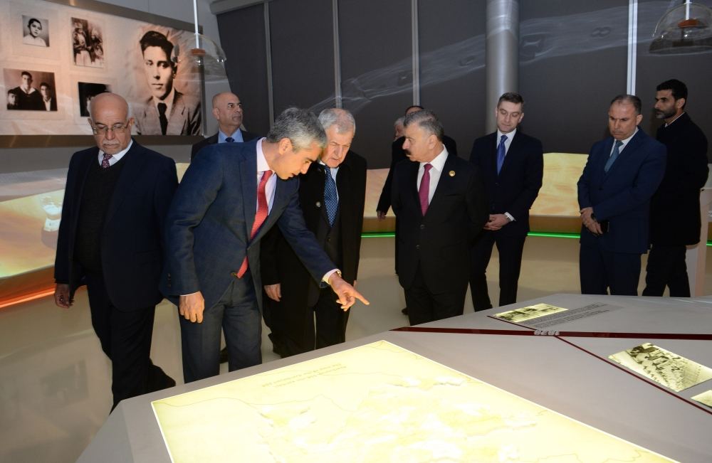 İraq Prezidenti Əbdüllətif Camal Rəşid Heydər Əliyev Mərkəzi ilə tanış olub (FOTO)