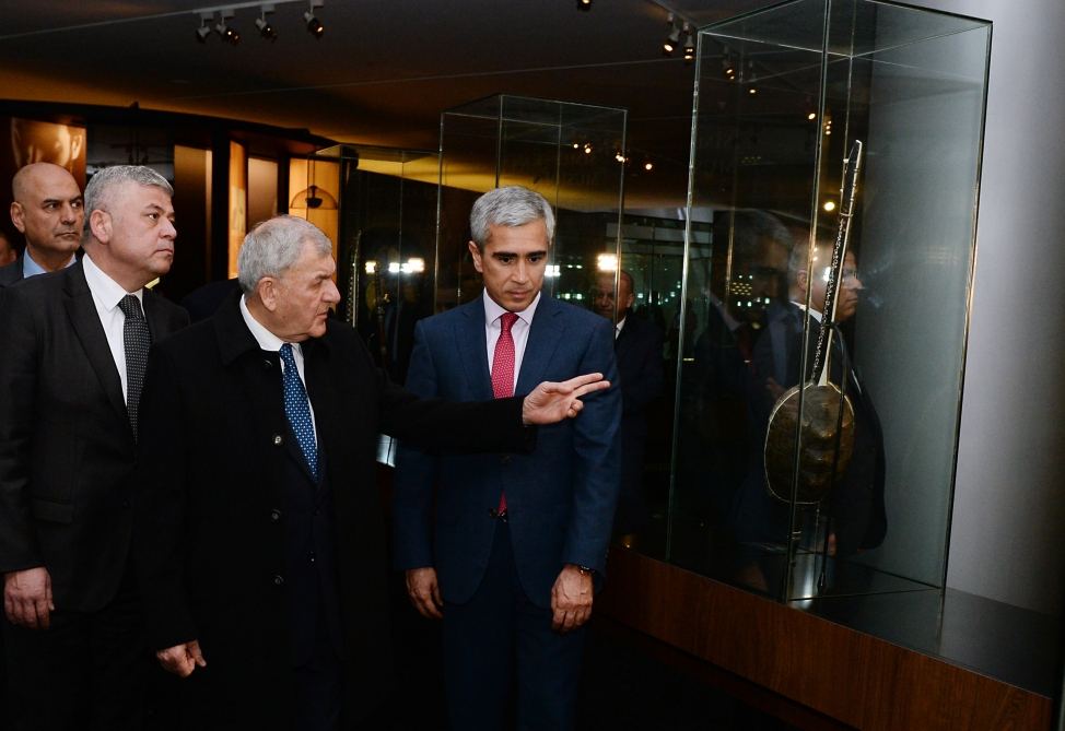İraq Prezidenti Əbdüllətif Camal Rəşid Heydər Əliyev Mərkəzi ilə tanış olub (FOTO)