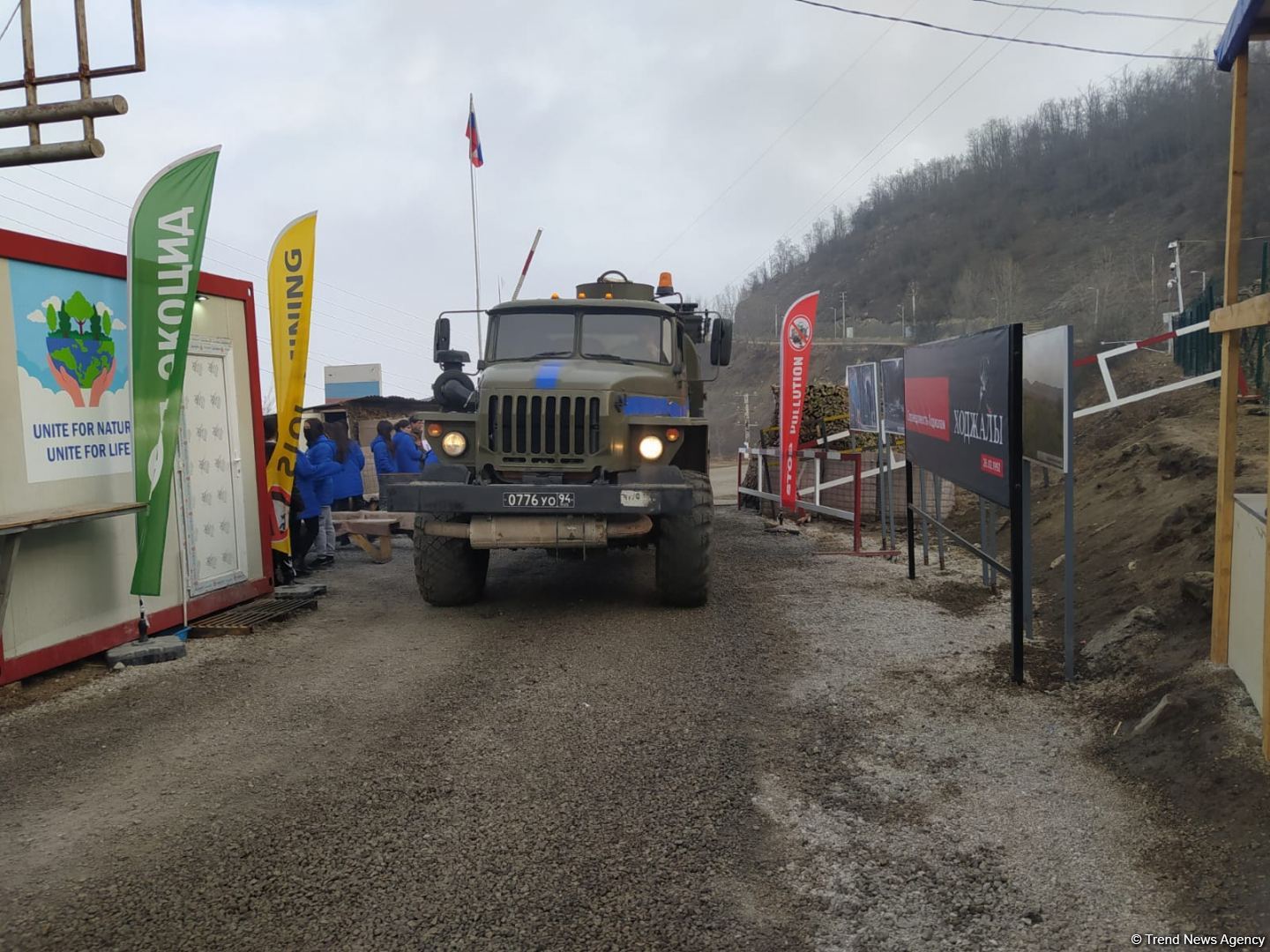 Sülhməramlılara aid avtomobil karvanı Laçın yolundan keçib (FOTO)