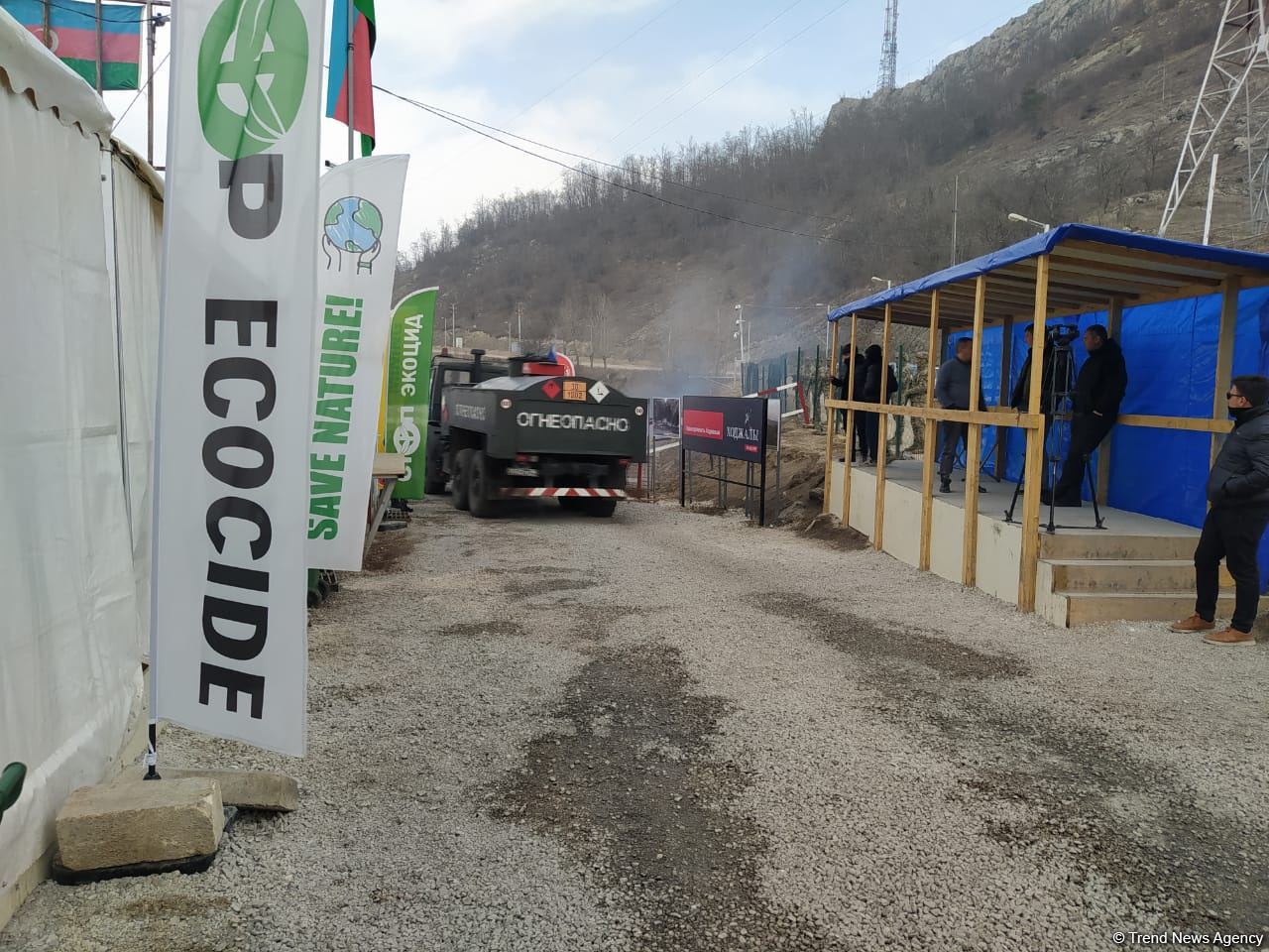 Sülhməramlılara aid avtomobil karvanı Laçın yolundan keçib (FOTO)