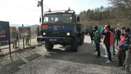 Sülhməramlılara aid 20 avtomobil Laçın yolundan keçib (FOTO)