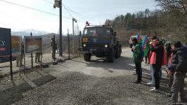 Sülhməramlılara aid 20 avtomobil Laçın yolundan keçib (FOTO)