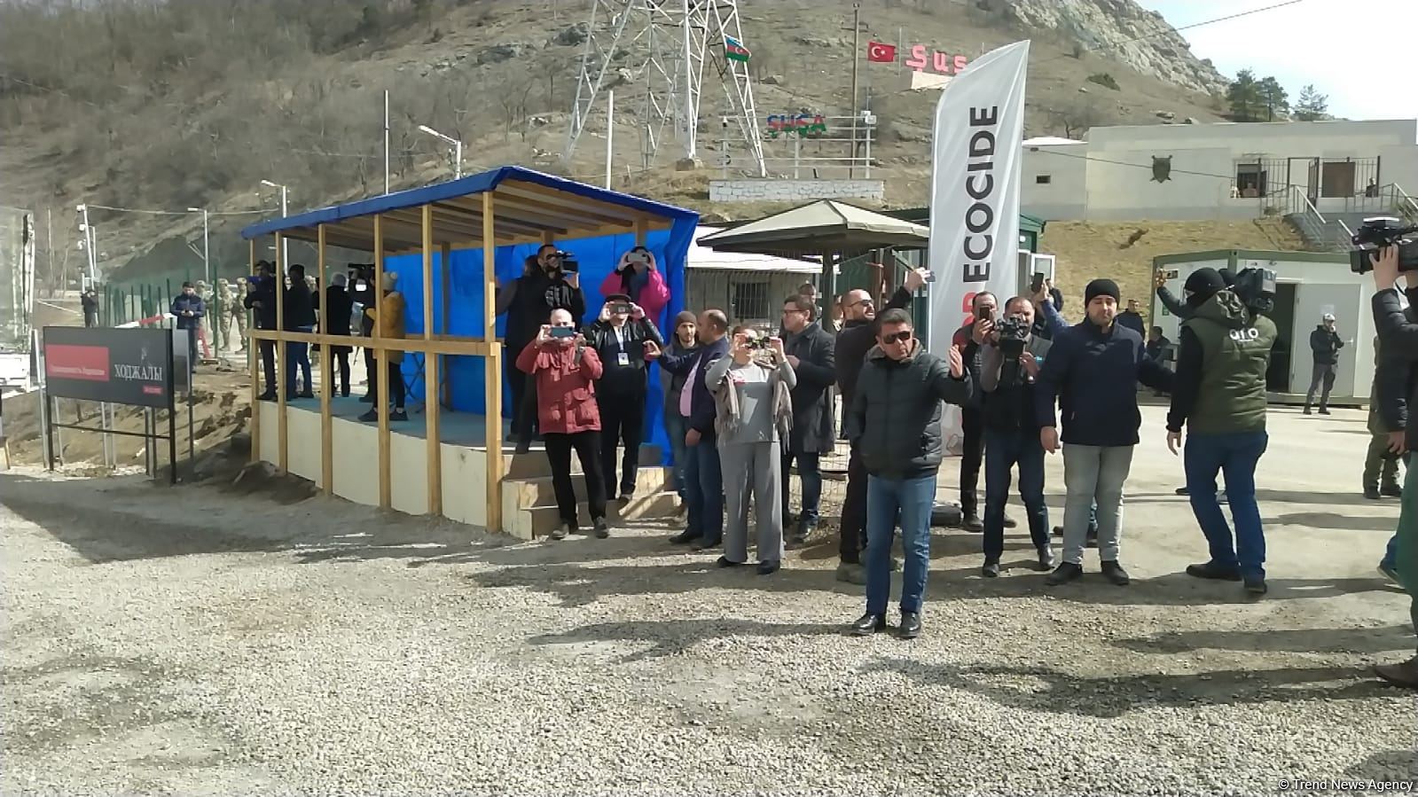 Sülhməramlılara aid 20 avtomobil Laçın yolundan keçib (FOTO)