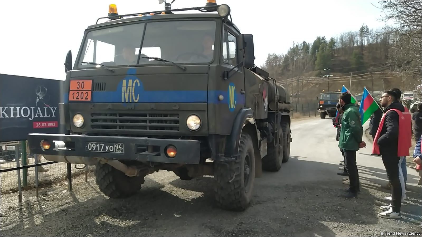 Sülhməramlılara aid 20 avtomobil Laçın yolundan keçib (FOTO)