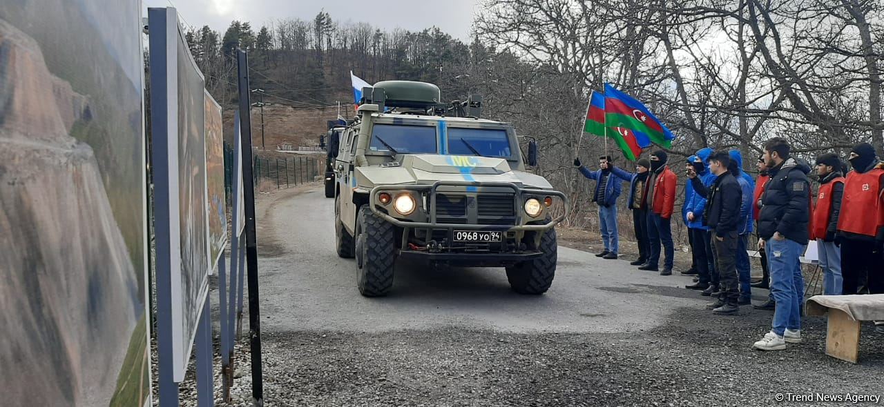 Sülhməramlılara aid daha 3 avtomobil Laçın yolundan maneəsiz keçib (FOTO)