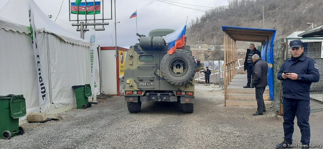 Sülhməramlılara aid daha 3 avtomobil Laçın yolundan maneəsiz keçib (FOTO)
