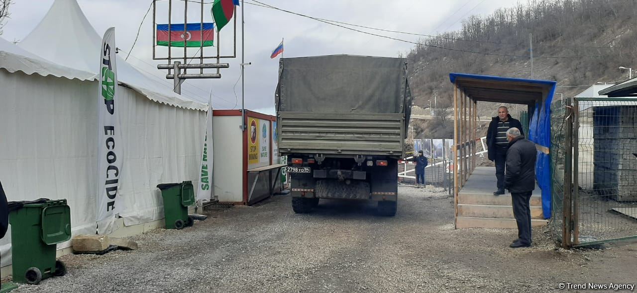 Sülhməramlılara aid daha 3 avtomobil Laçın yolundan maneəsiz keçib (FOTO)
