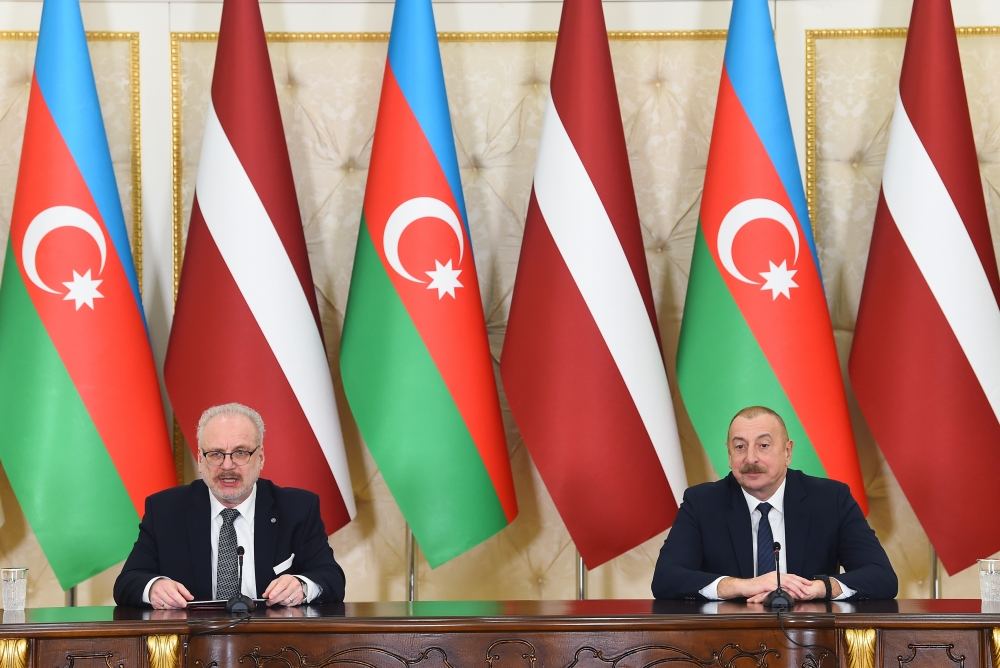 Latviya Riqa ilə Bakı arasında birbaşa uçuşları bərpa etməyə hazırlaşır