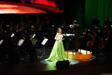Yüksək opera sənətinin və modanın füsunkar harmoniyası - Heydər Əliyev Mərkəzinin 8 mart hədiyyəsi (FOTO)