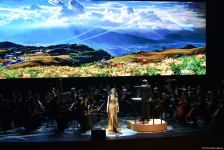 Yüksək opera sənətinin və modanın füsunkar harmoniyası - Heydər Əliyev Mərkəzinin 8 mart hədiyyəsi (FOTO)