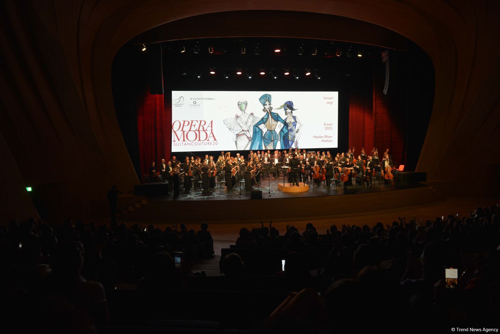 Yüksək opera sənətinin və modanın füsunkar harmoniyası - Heydər Əliyev Mərkəzinin 8 mart hədiyyəsi (FOTO)