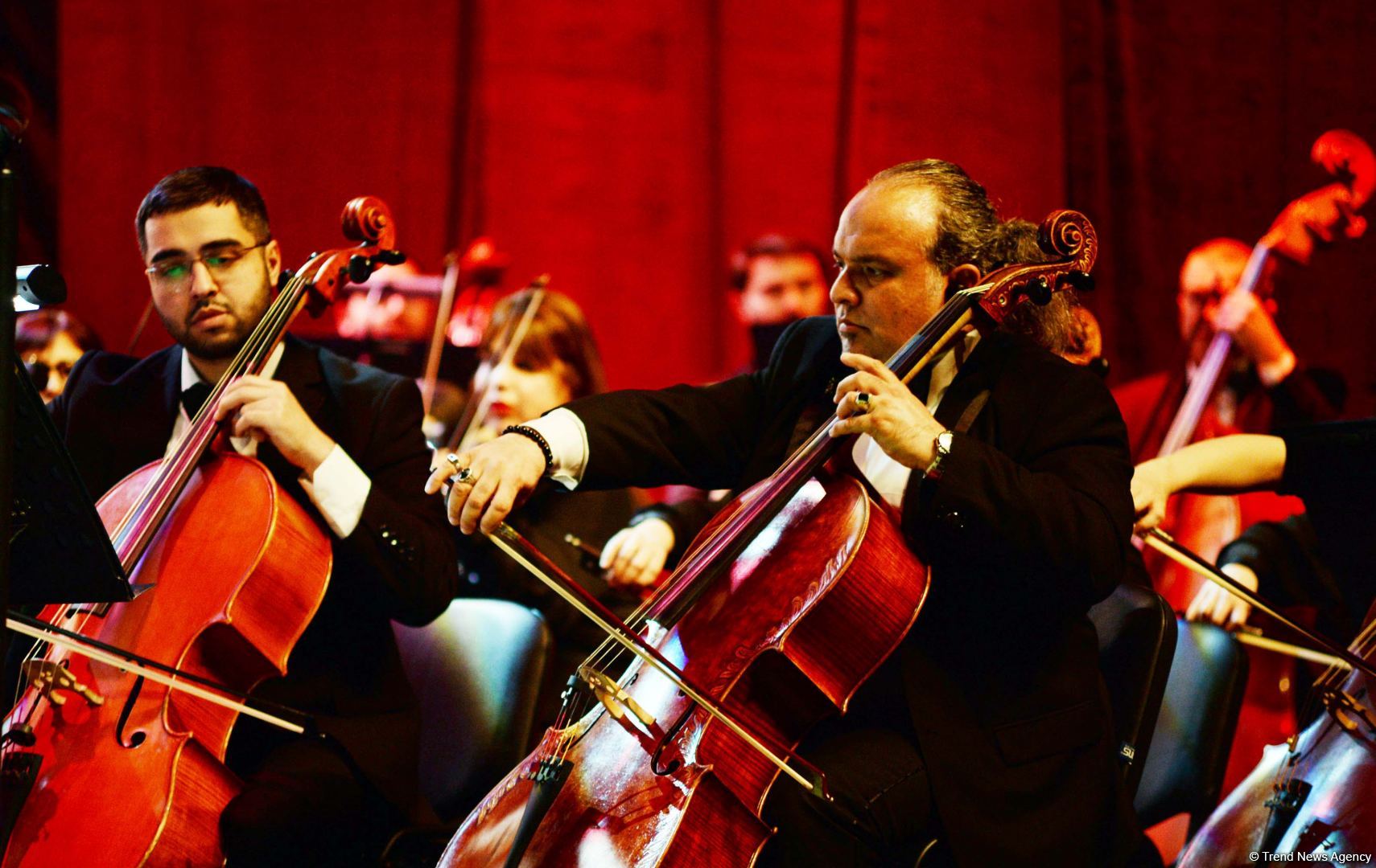 Yüksək opera sənətinin və modanın füsunkar harmoniyası - Heydər Əliyev Mərkəzinin 8 mart hədiyyəsi (FOTO)