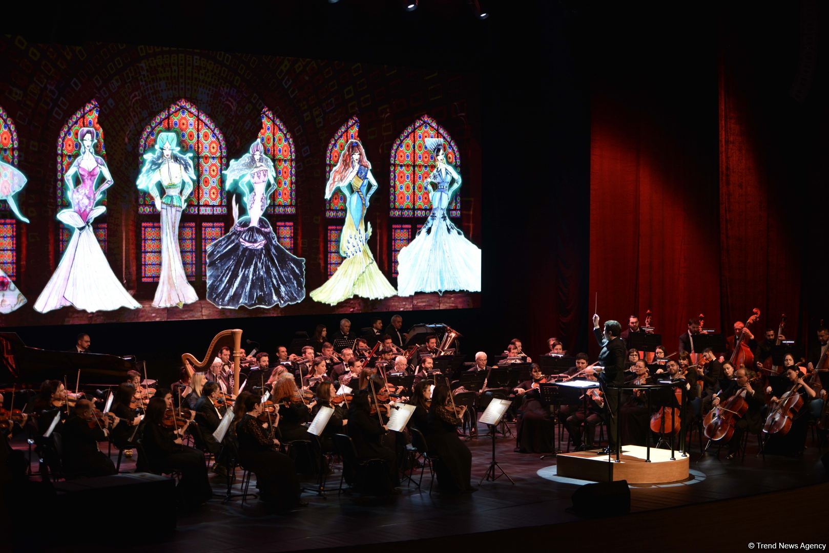 Yüksək opera sənətinin və modanın füsunkar harmoniyası - Heydər Əliyev Mərkəzinin 8 mart hədiyyəsi (FOTO)