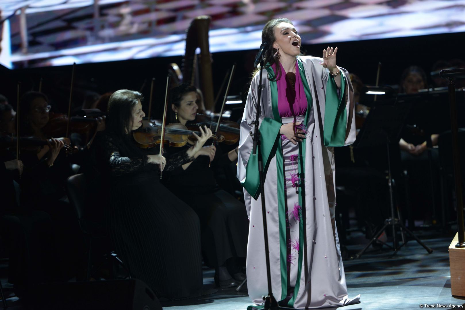 Yüksək opera sənətinin və modanın füsunkar harmoniyası - Heydər Əliyev Mərkəzinin 8 mart hədiyyəsi (FOTO)