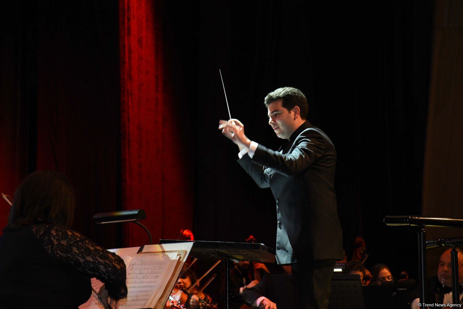 Yüksək opera sənətinin və modanın füsunkar harmoniyası - Heydər Əliyev Mərkəzinin 8 mart hədiyyəsi (FOTO)
