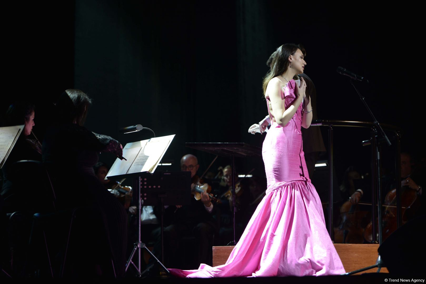 Yüksək opera sənətinin və modanın füsunkar harmoniyası - Heydər Əliyev Mərkəzinin 8 mart hədiyyəsi (FOTO)
