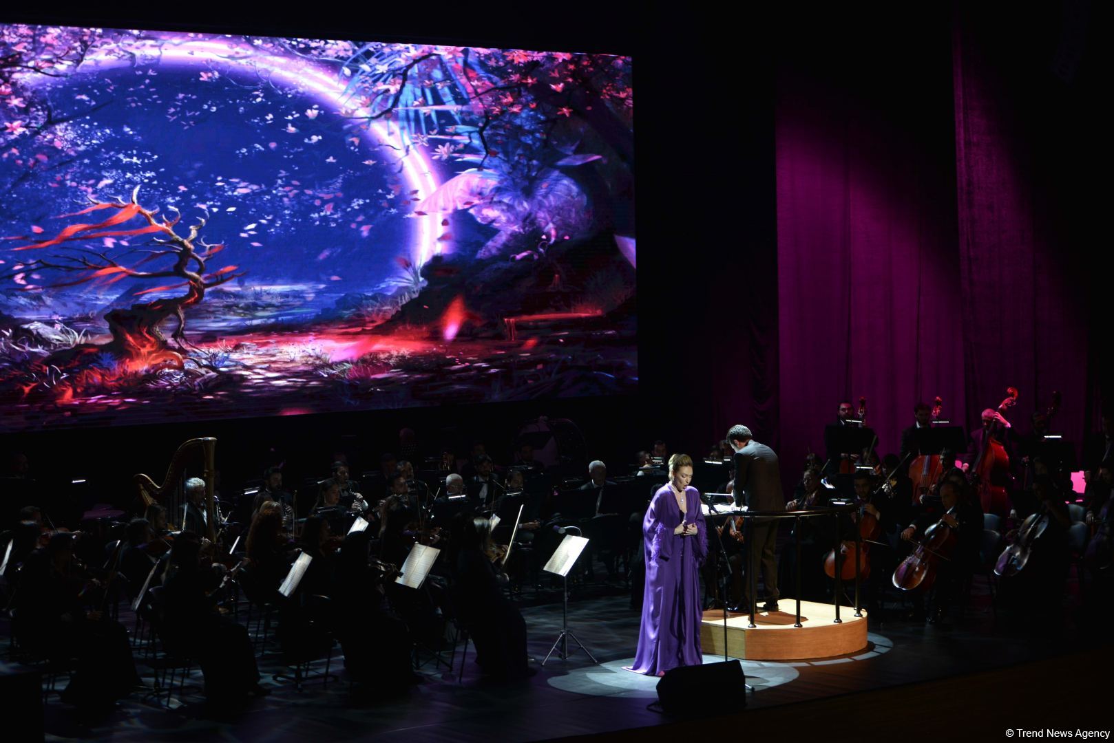 Yüksək opera sənətinin və modanın füsunkar harmoniyası - Heydər Əliyev Mərkəzinin 8 mart hədiyyəsi (FOTO)