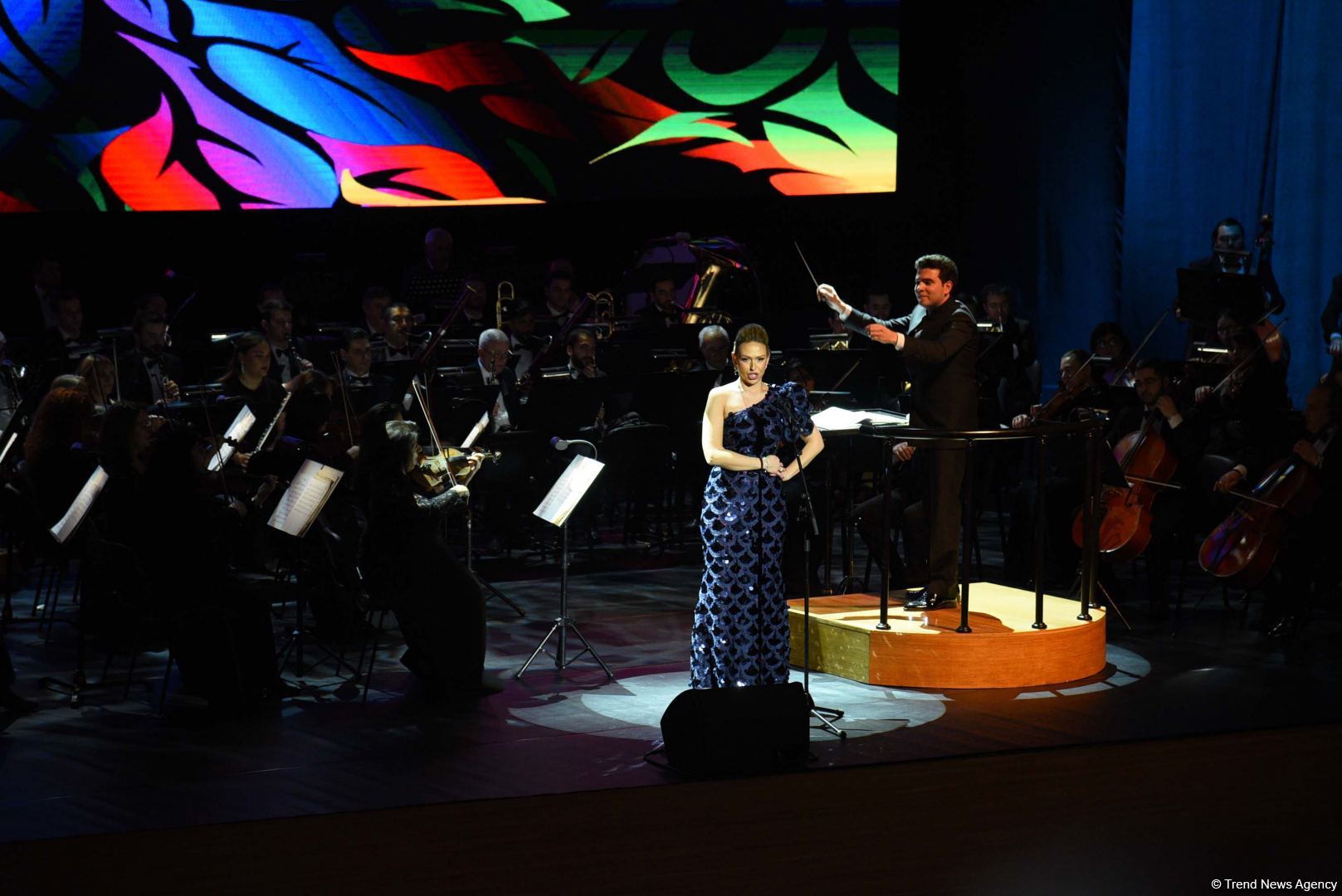 Yüksək opera sənətinin və modanın füsunkar harmoniyası - Heydər Əliyev Mərkəzinin 8 mart hədiyyəsi (FOTO)
