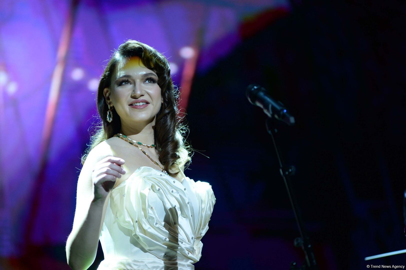 Yüksək opera sənətinin və modanın füsunkar harmoniyası - Heydər Əliyev Mərkəzinin 8 mart hədiyyəsi (FOTO)